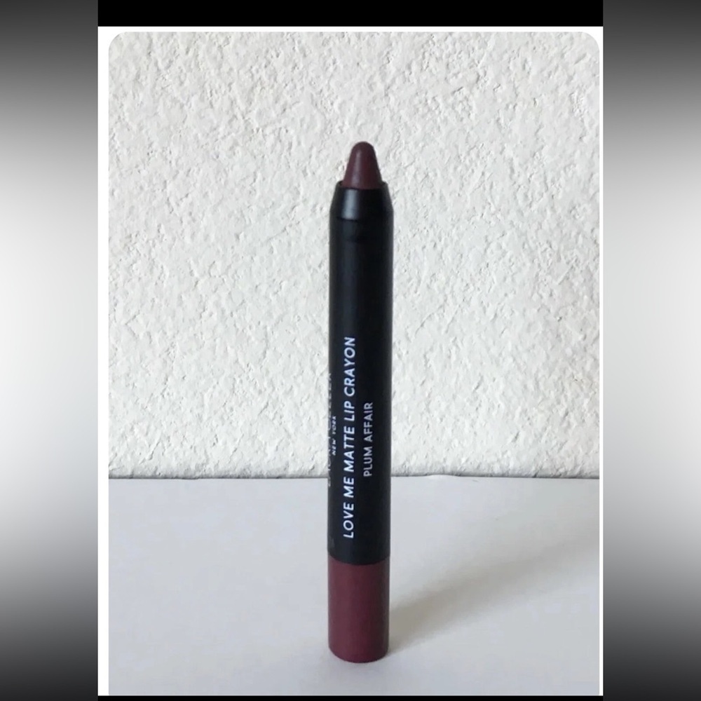 Laura Geller Love Me Matte Plum Affair Lip Crayon 0.05 oz  Long Lasting NWOB